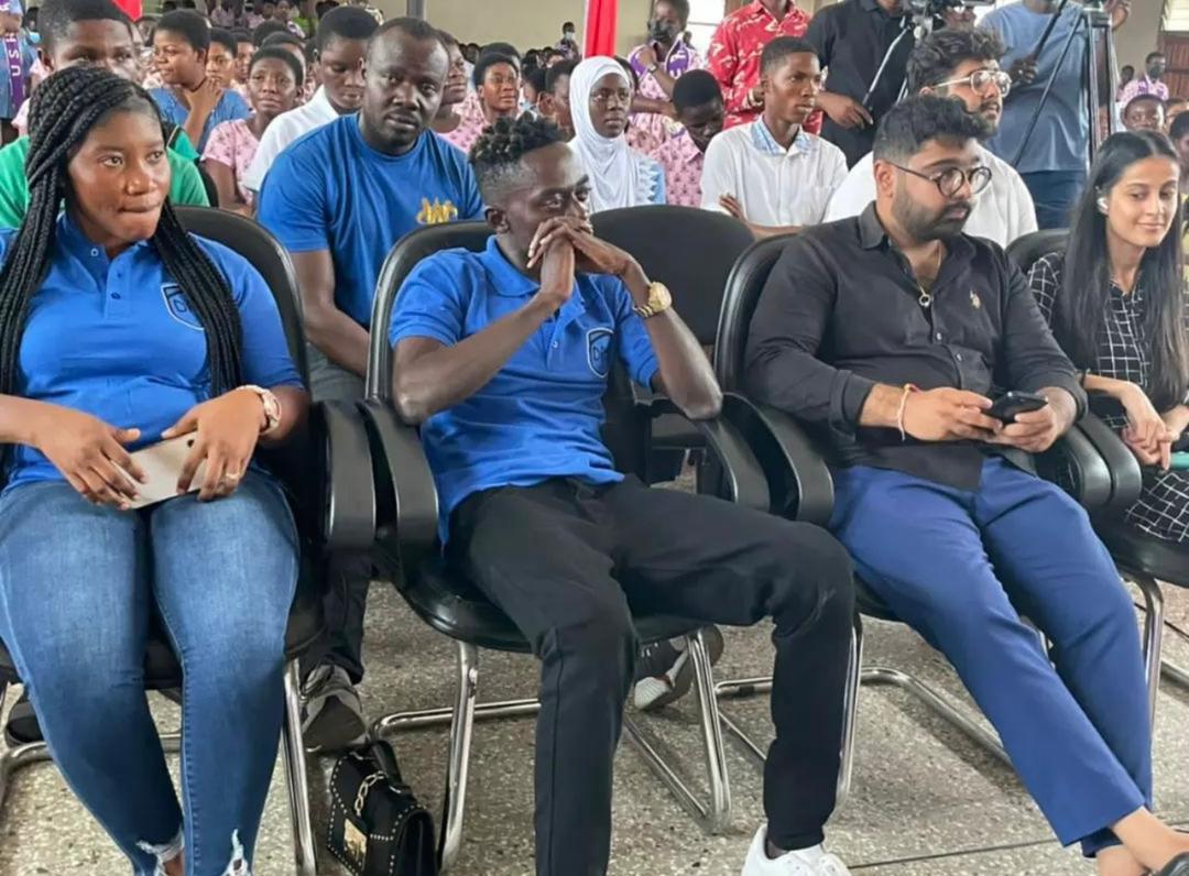 Lilwin initiates "One Student, One Pen" project